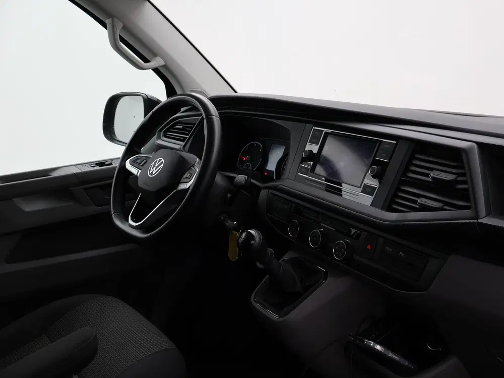 Volkswagen Transporter 2.0 TDI L2H1 HIGHLINE uit 2024, foto 3