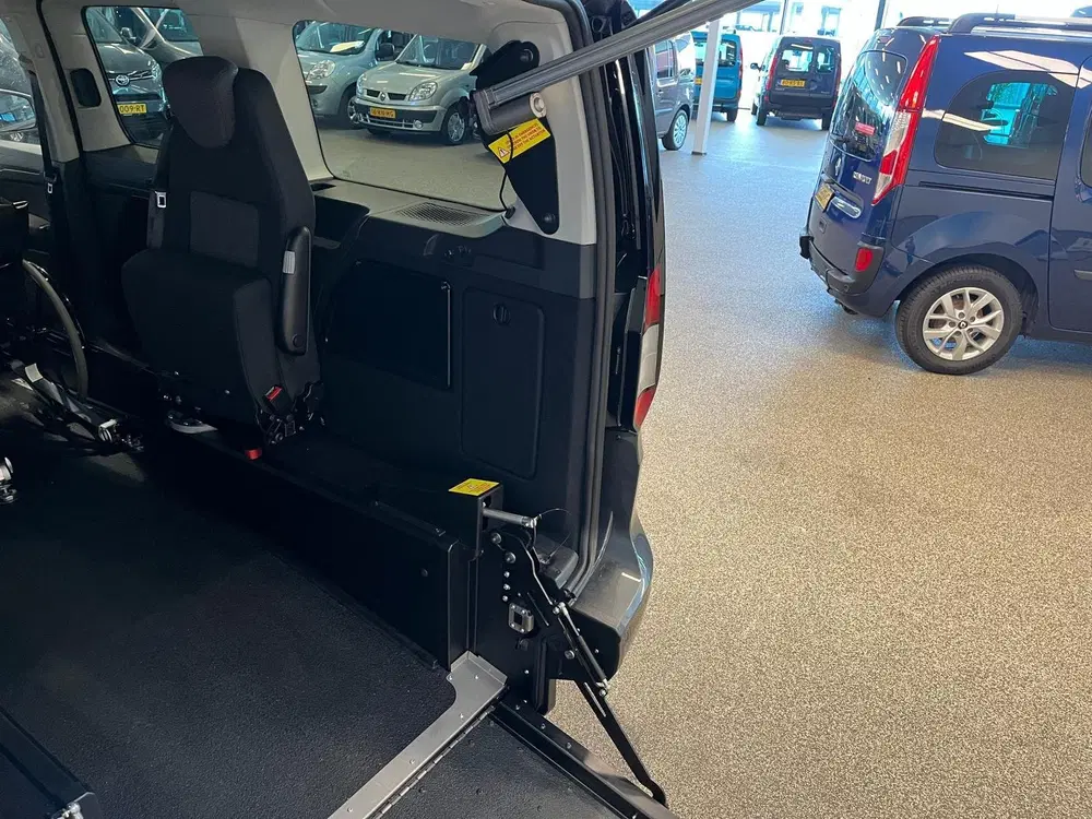 Ford Tourneo Connect L2 Rolstoelauto Automaat Rolstoel uit 2026, foto 5