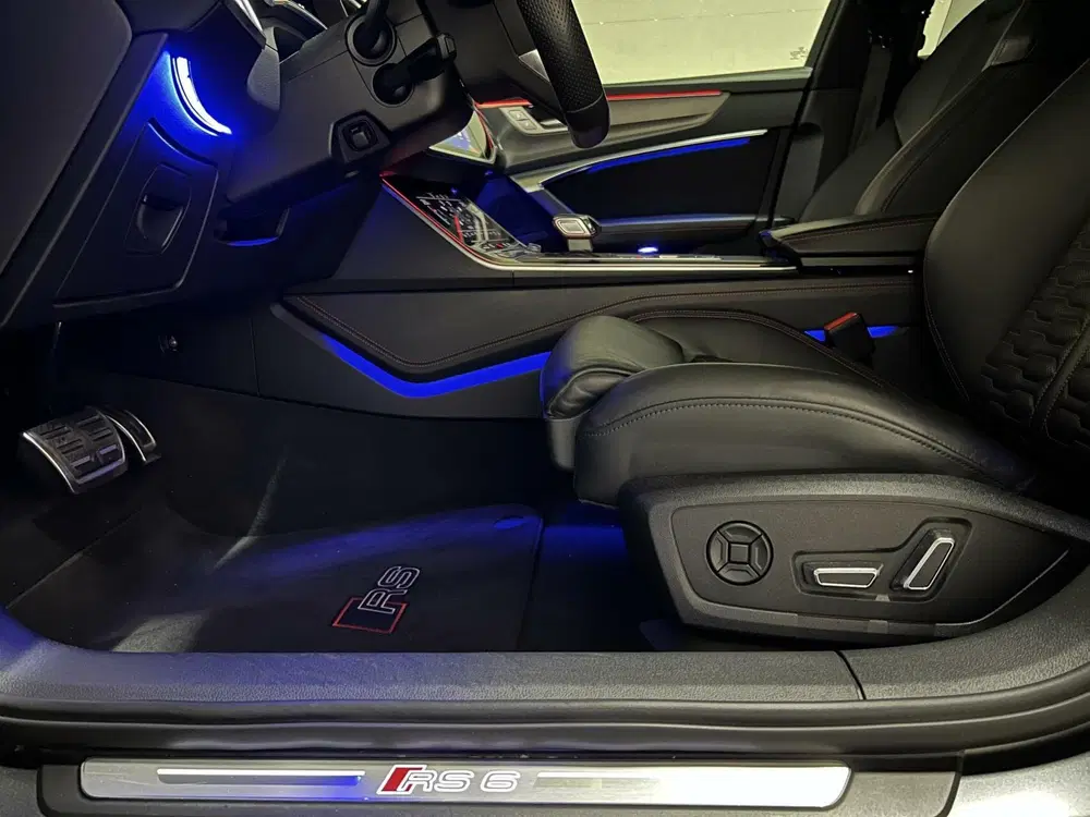 Audi RS6 Avant 4.0 TFSI Quattro Matgrijs Dynamic+ B uit 2020, foto 15