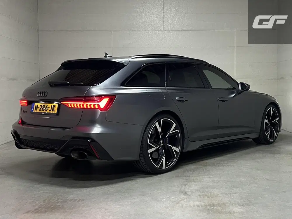 Audi RS6 Avant 4.0 TFSI Quattro Matgrijs Dynamic+ B uit 2020, foto 4