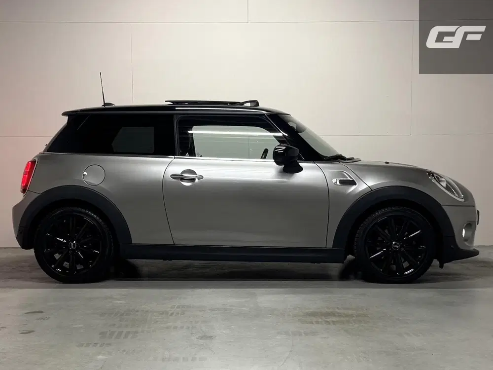 Mini Cooper 1.5 Cooper 60 Years Edition Pano HUD H uit 2020, foto 3