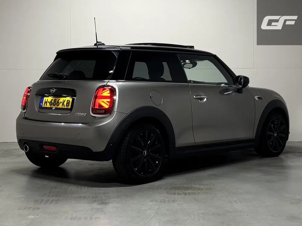 Mini Cooper 1.5 Cooper 60 Years Edition Pano HUD H uit 2020, foto 4
