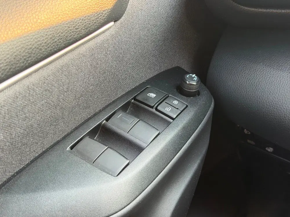 Mazda 2 Hybrid 1.5 Pure AUTOMAAT CAMERA CARPLAY TO uit 2023, foto 12
