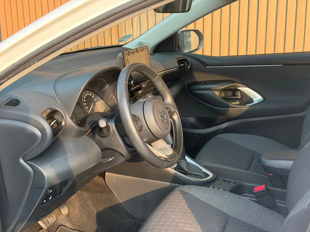 Mazda 2 Hybrid 1.5 Pure AUTOMAAT CAMERA CARPLAY TO uit 2023, foto 5