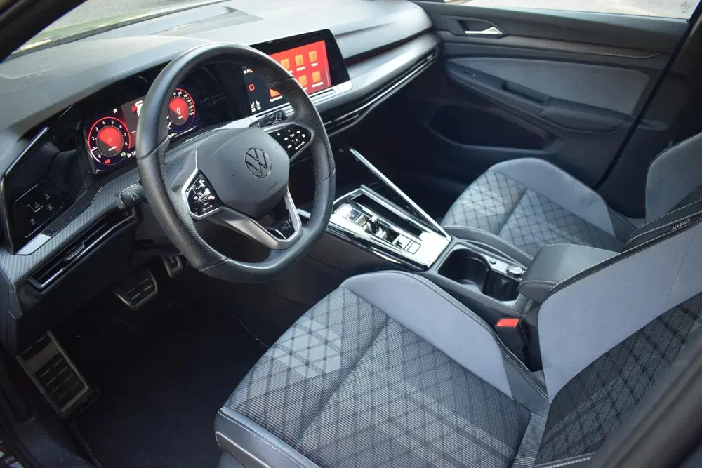 Volkswagen Golf 1.5 eTSI R-Line DSG CARPLAY uit 2024, foto 3