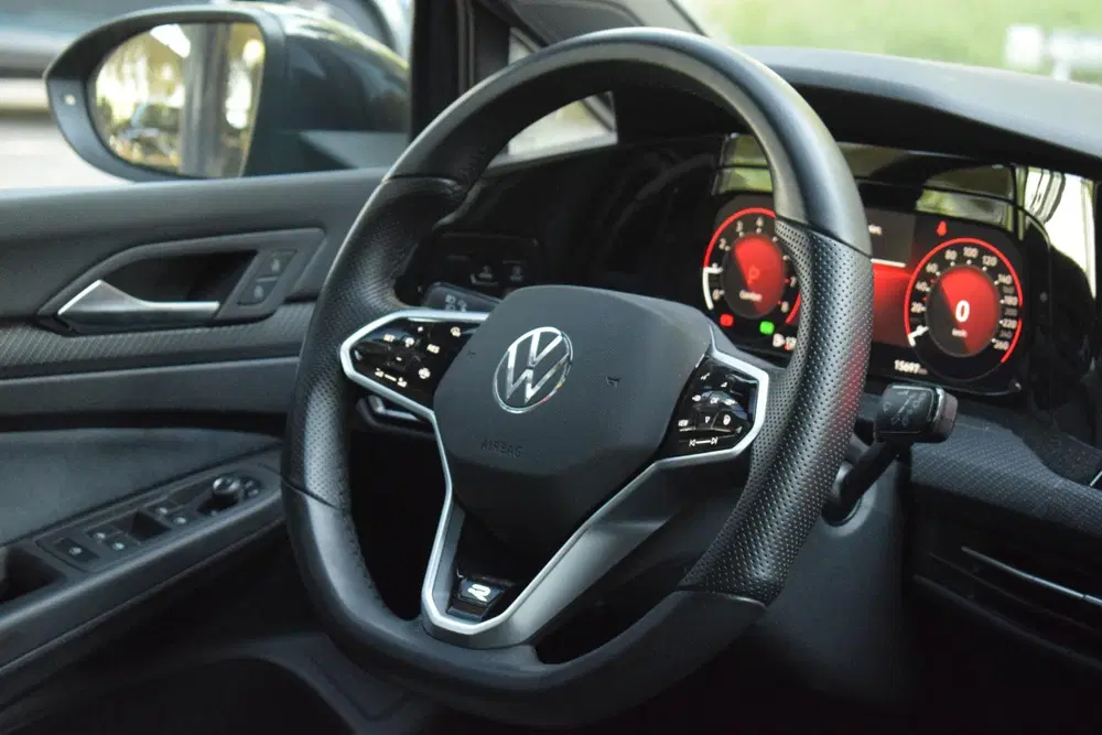 Volkswagen Golf 1.5 eTSI R-Line DSG CARPLAY uit 2024, foto 7