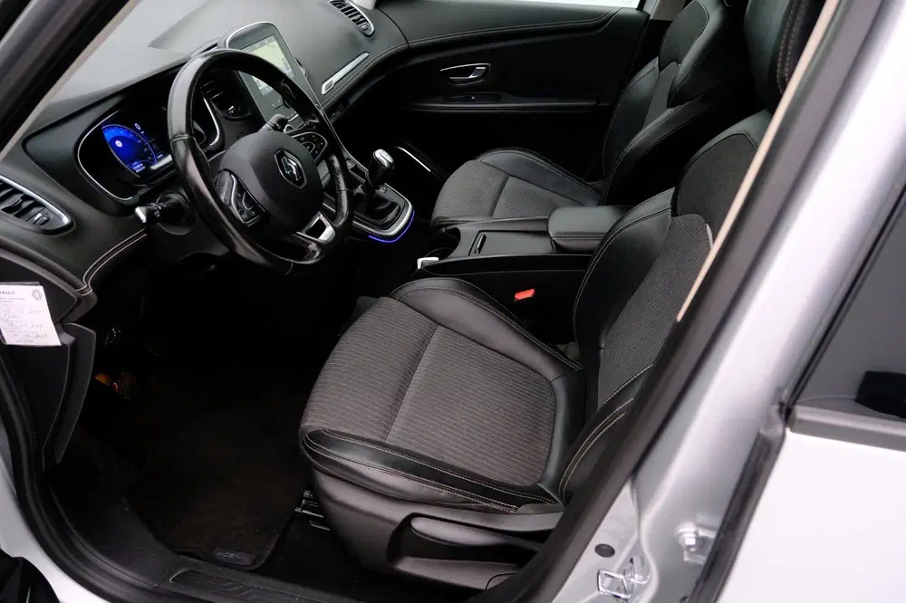 Renault Grand Scenic Grand Scénic 1.3 TCe 140pk Intens 7-pers N uit 2022, foto 2