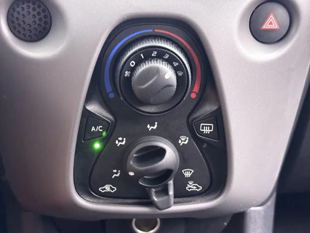 Peugeot 108 1.0 e-VTi 5Drs Active Dynamic Airco uit 2021, foto 11