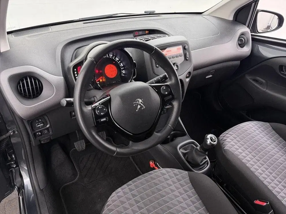 Peugeot 108 1.0 e-VTi 5Drs Active Dynamic Airco uit 2021, foto 3