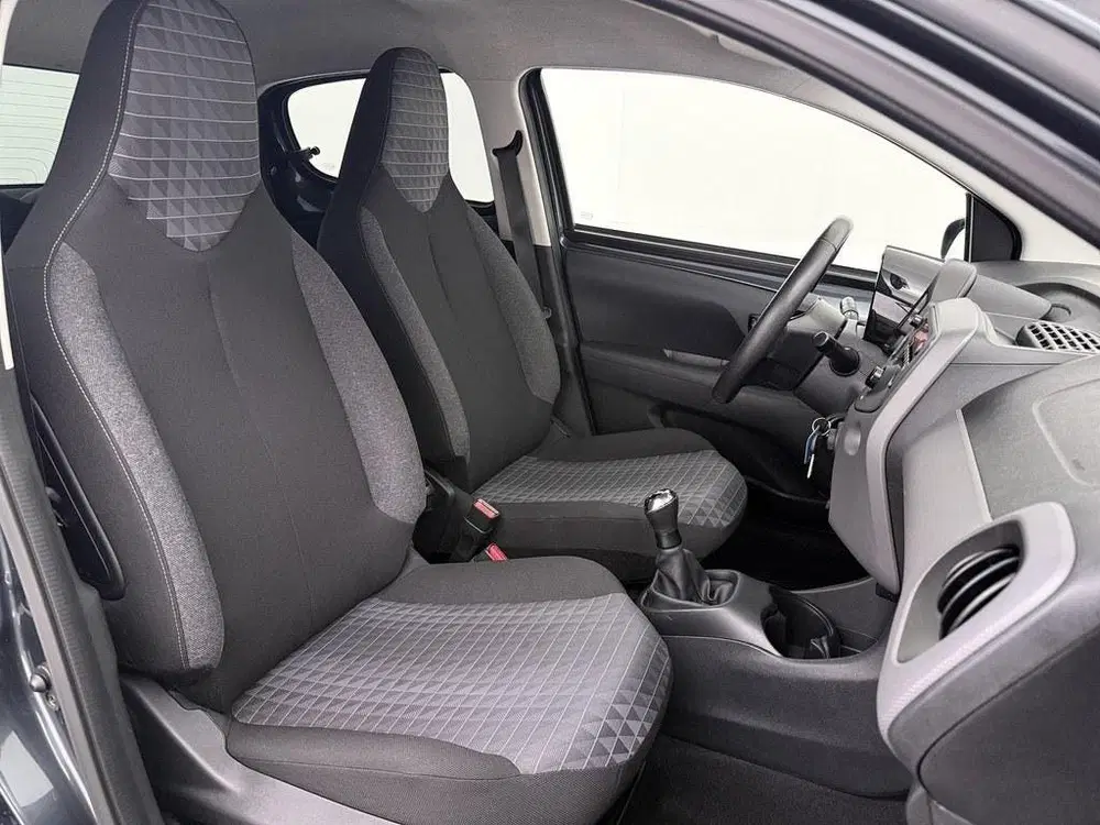 Peugeot 108 1.0 e-VTi 5Drs Active Dynamic Airco uit 2021, foto 4