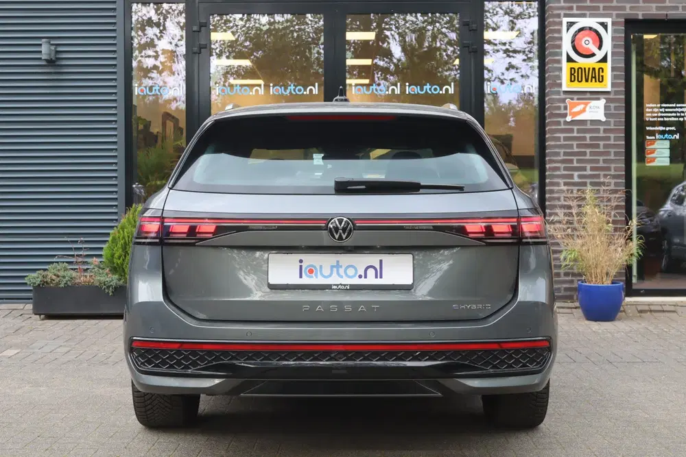 Volkswagen Passat 1.5 eHybrid R-Line Business IQ.Lig uit 2024, foto 8
