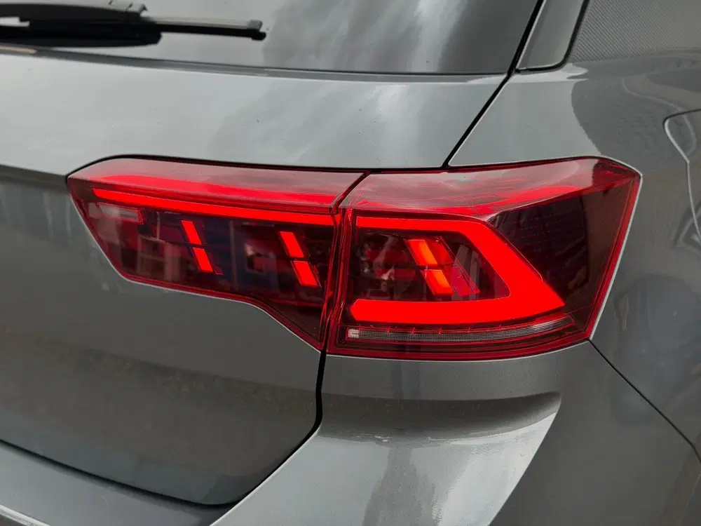 Volkswagen T-Roc 1.5 TSI DSG R-Line uit 2022, foto 10