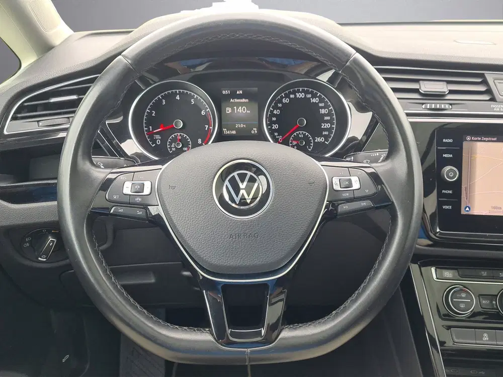 Volkswagen Touran 1.5TSI HIGHLINE 7p. MET ECC NAVIG PANO AND uit 2021, foto 13