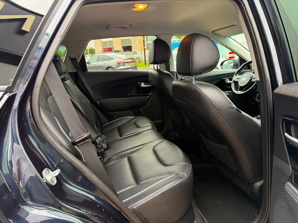 Kia Niro ExecutiveLine 64 kWh Leder uit 2019, foto 10