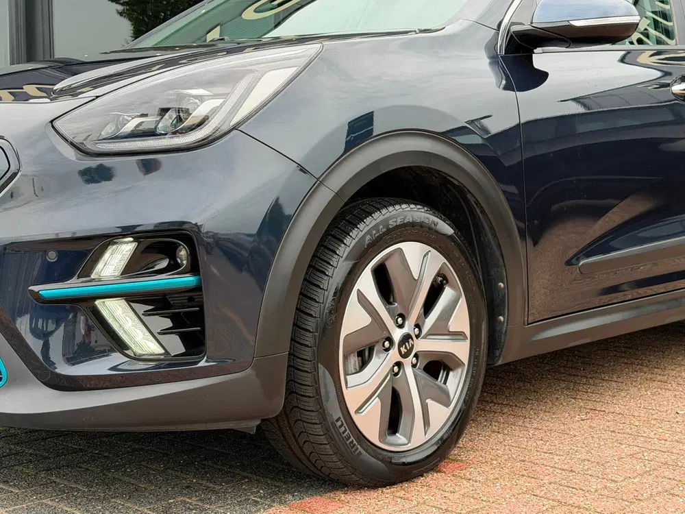 Kia Niro ExecutiveLine 64 kWh Leder uit 2019, foto 3