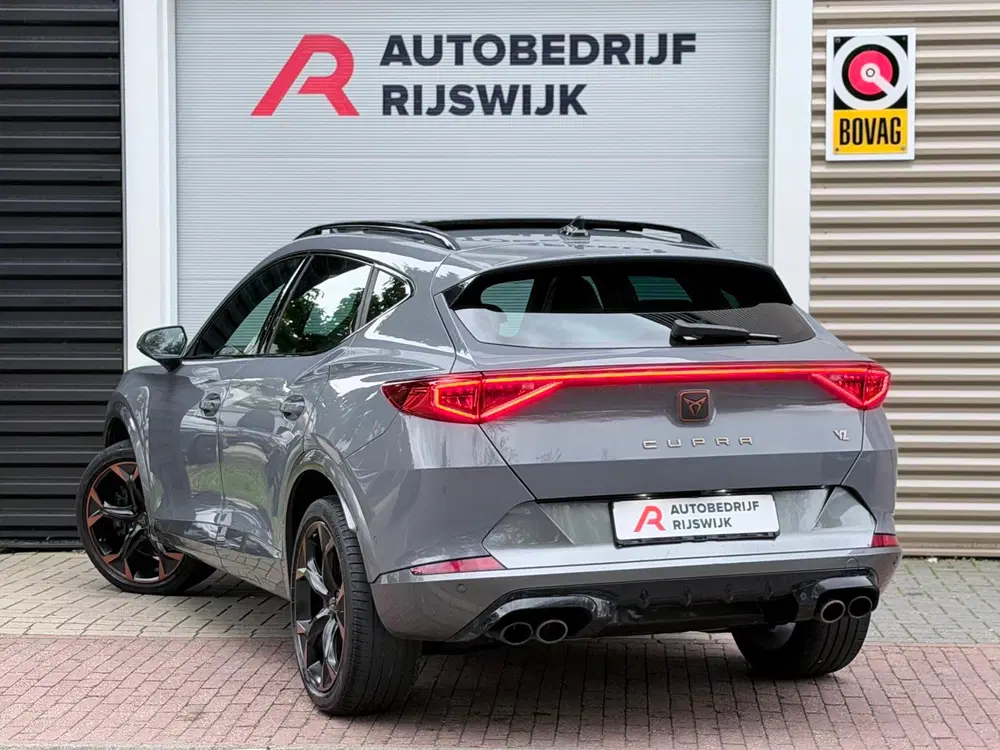 Cupra Formentor 2.0 TSI 4DRIVE Pano uit 2022, foto 3