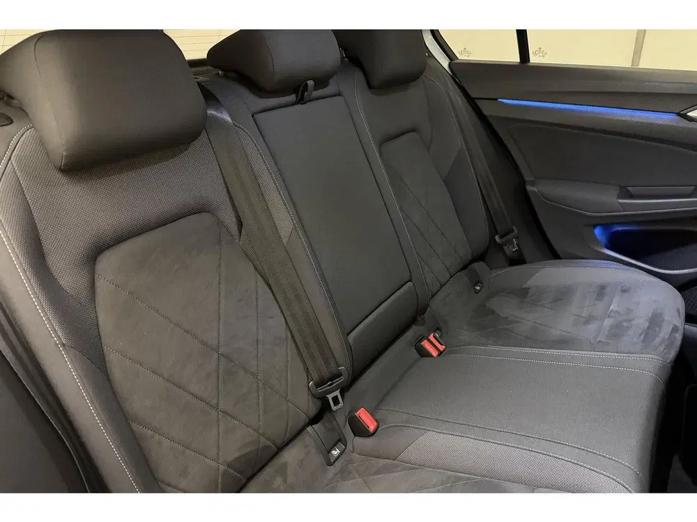Volkswagen Golf 1.4 eHybrid Style 204pk uit 2021, foto 13