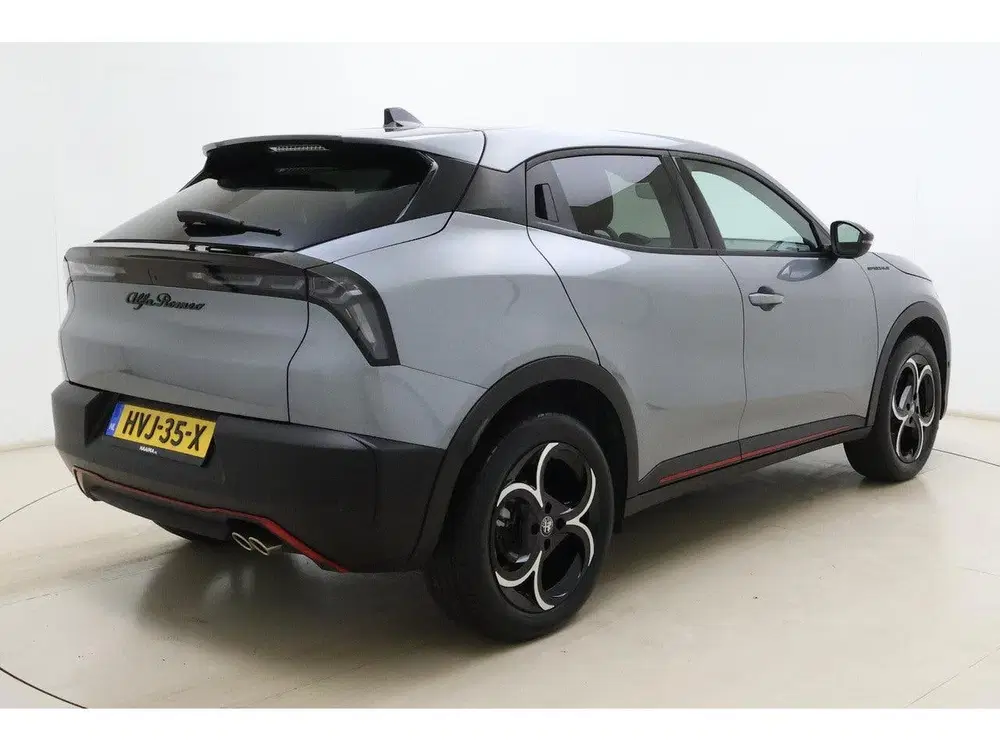 Alfa Romeo Junior 1.2 Turbo 145pk Hybrid Automaat Ibrida Spe uit 2025, foto 2