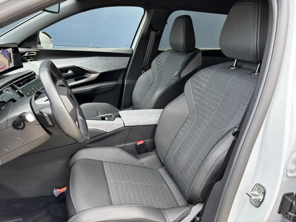 Peugeot 5008 1.2 Hybrid 136 Allure 7p uit 2025, foto 9