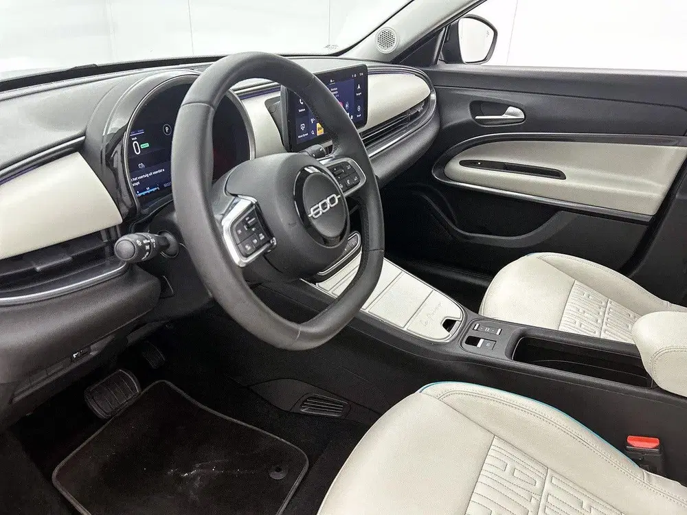 Fiat 600e 156pk La Prima 54 kWh Automaat ACCU 95% uit 2024, foto 10