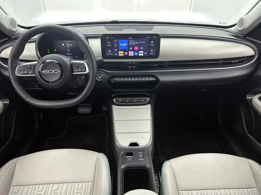 Fiat 600e 156pk La Prima 54 kWh Automaat ACCU 95% uit 2024, foto 11
