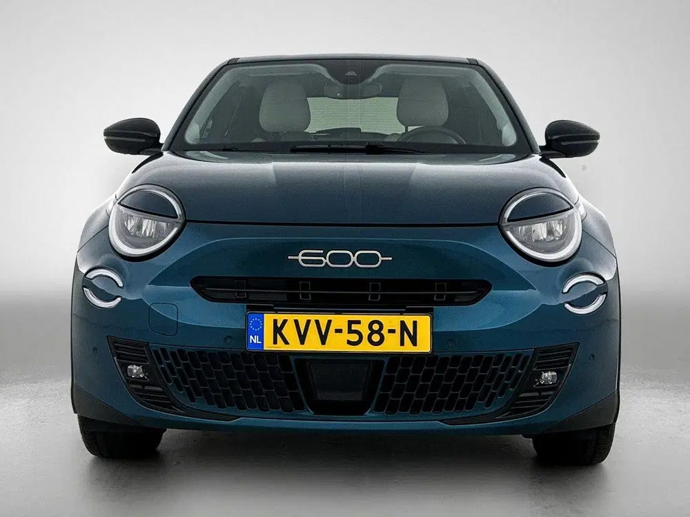 Fiat 600e 156pk La Prima 54 kWh Automaat ACCU 95% uit 2024, foto 4