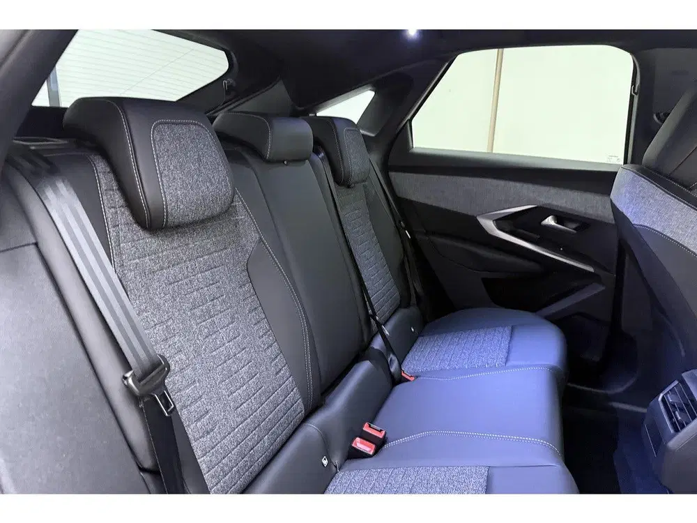 Peugeot 3008 Allure Avantage 210pk 73 kWh uit 2026, foto 14