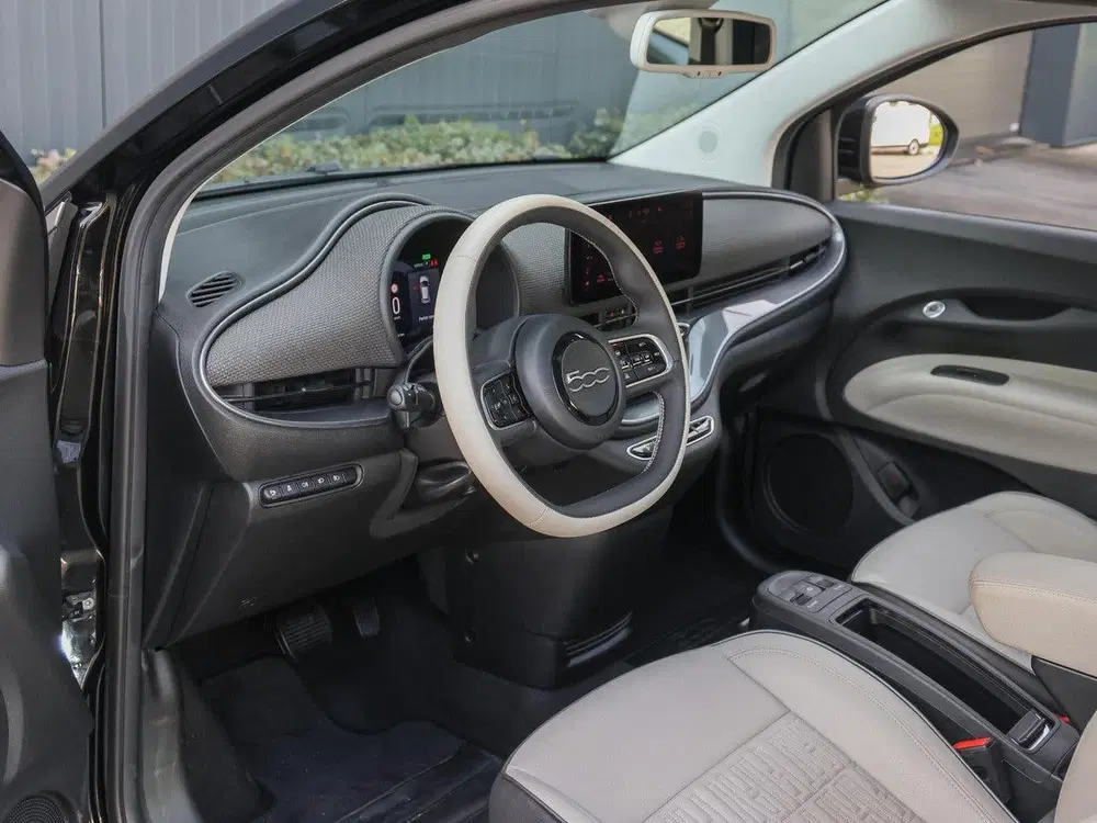 Fiat 500 E La Prima 42kWh uit 2022, foto 12
