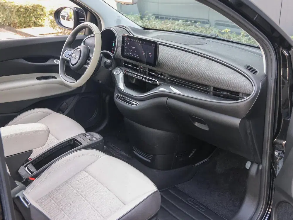 Fiat 500 E La Prima 42kWh uit 2022, foto 9