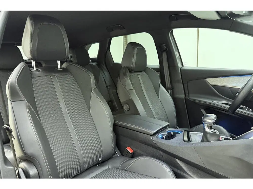 Peugeot 3008 1.2T 130pk GT uit 2024, foto 13