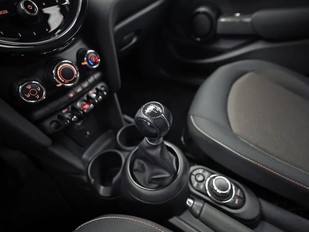 Mini One 1.5 Essential Black Sport (VIRTUAL COCKPIT uit 2021, foto 11