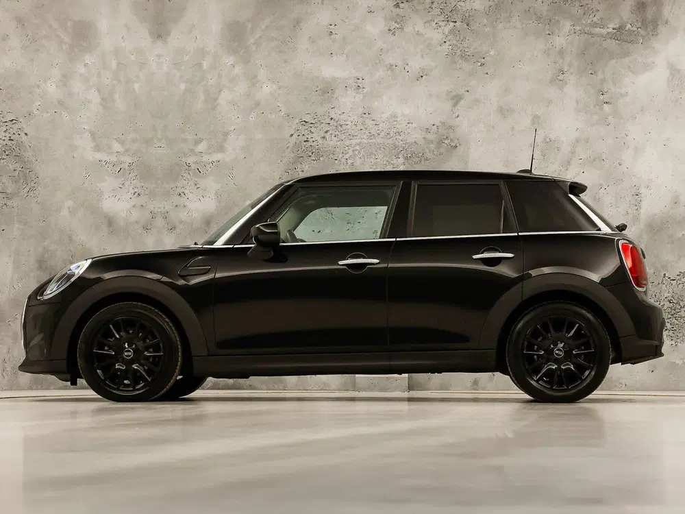 Mini One 1.5 Essential Black Sport (VIRTUAL COCKPIT uit 2021, foto 2