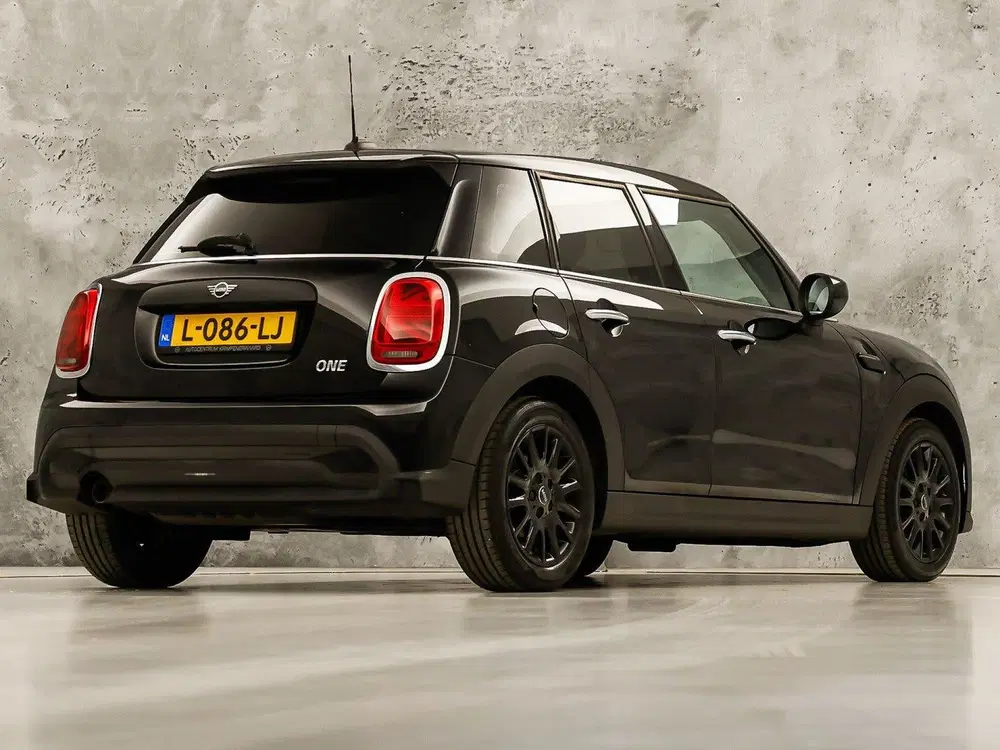 Mini One 1.5 Essential Black Sport (VIRTUAL COCKPIT uit 2021, foto 5