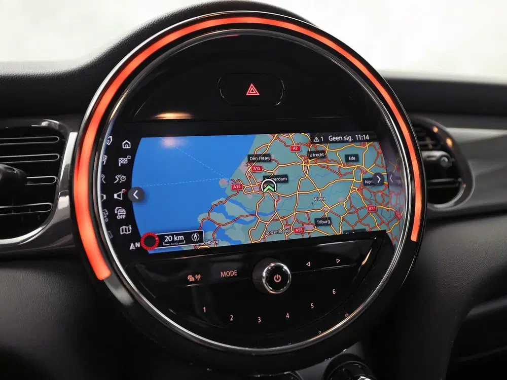 Mini One 1.5 Essential Black Sport (VIRTUAL COCKPIT uit 2021, foto 8