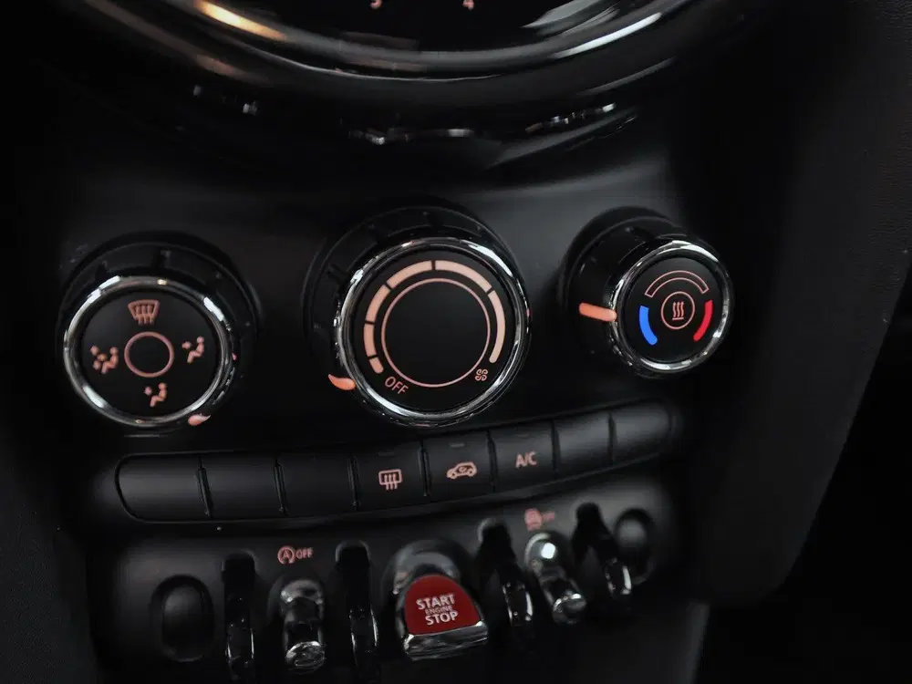 Mini One 1.5 Essential Black Sport (VIRTUAL COCKPIT uit 2021, foto 9