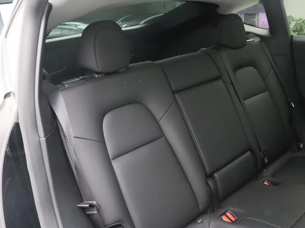 Tesla Model Y Long Range AWD 75kWh 351pk 93.8% SoH [ AUT uit 2021, foto 13
