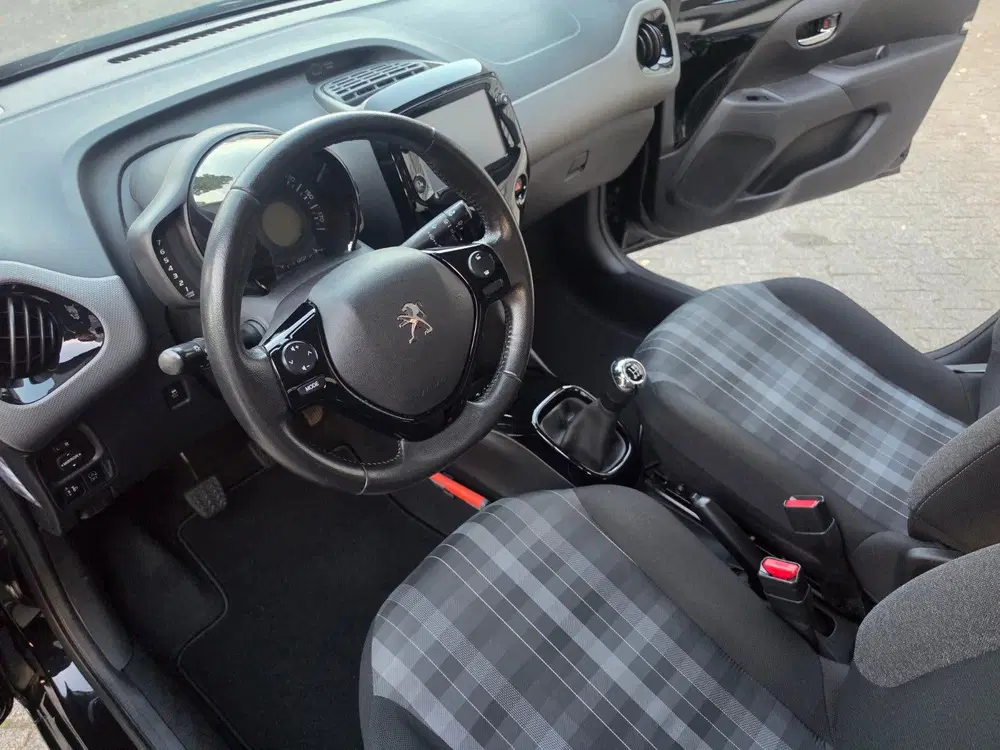 Peugeot 108 1.0 E-vti 72pk 5D 2019 Zwart Grote Onderho uit 2019, foto 7