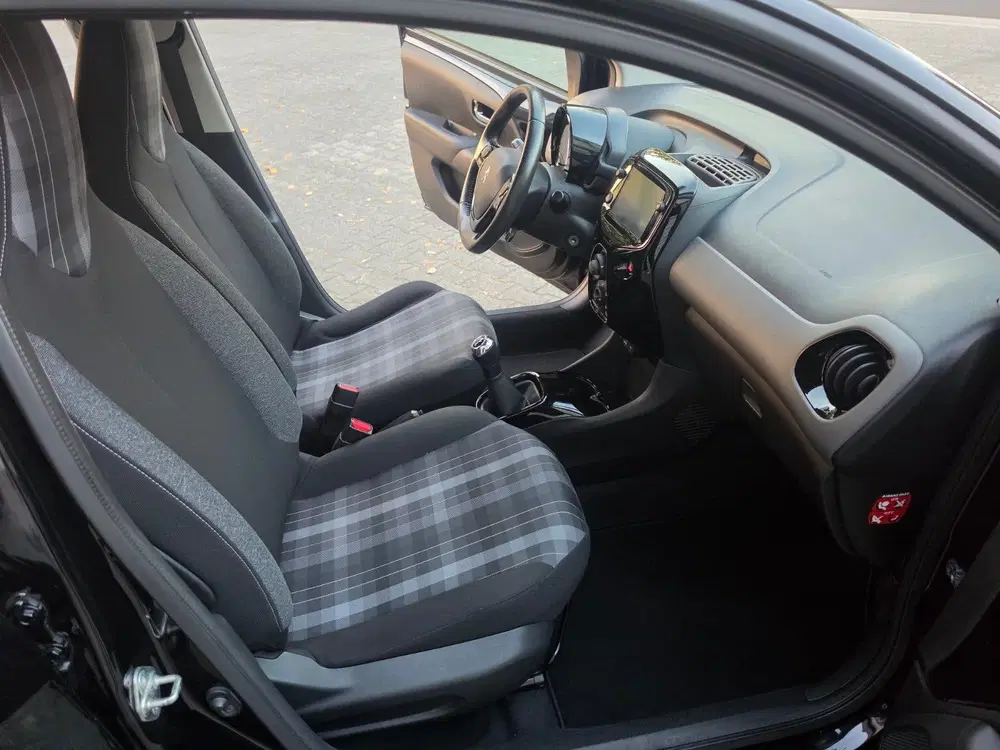 Peugeot 108 1.0 E-vti 72pk 5D 2019 Zwart Grote Onderho uit 2019, foto 8