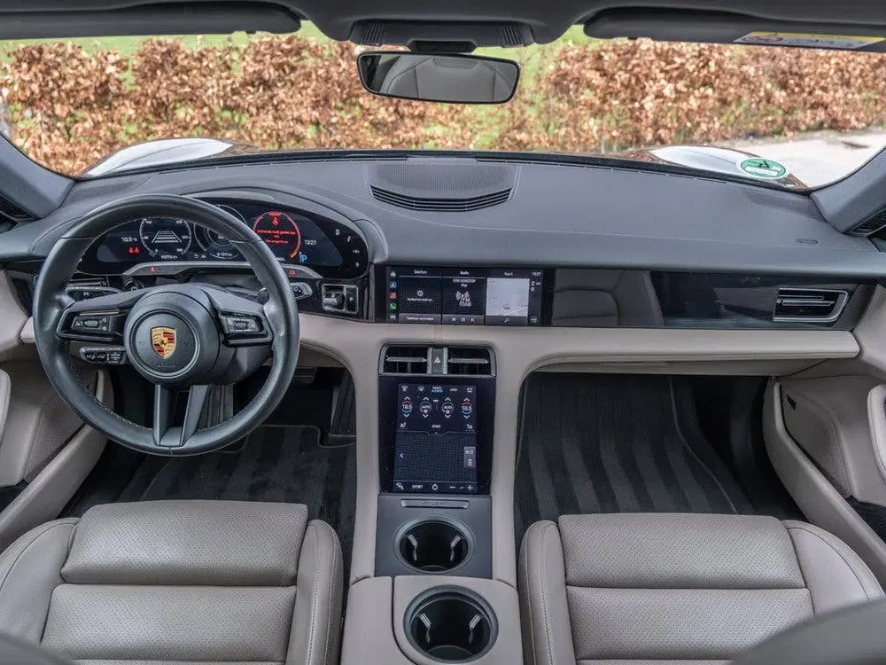 Porsche Taycan Sport Turismo 93 kWh uit 2022, foto 8