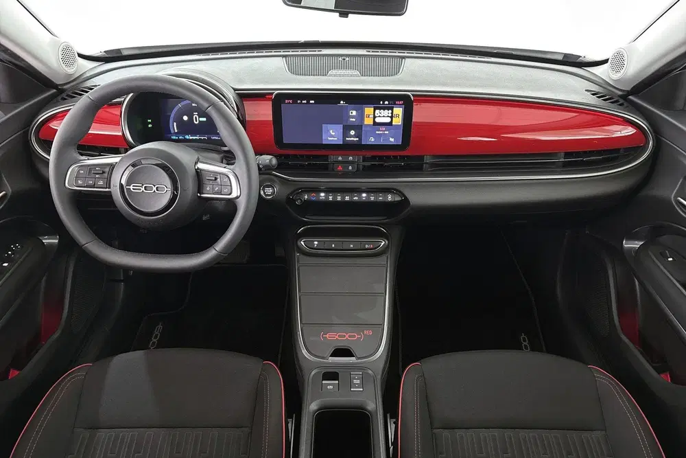 Fiat 600e RED 54 kWh Apple CarPlay Climate Control S uit 2024, foto 7