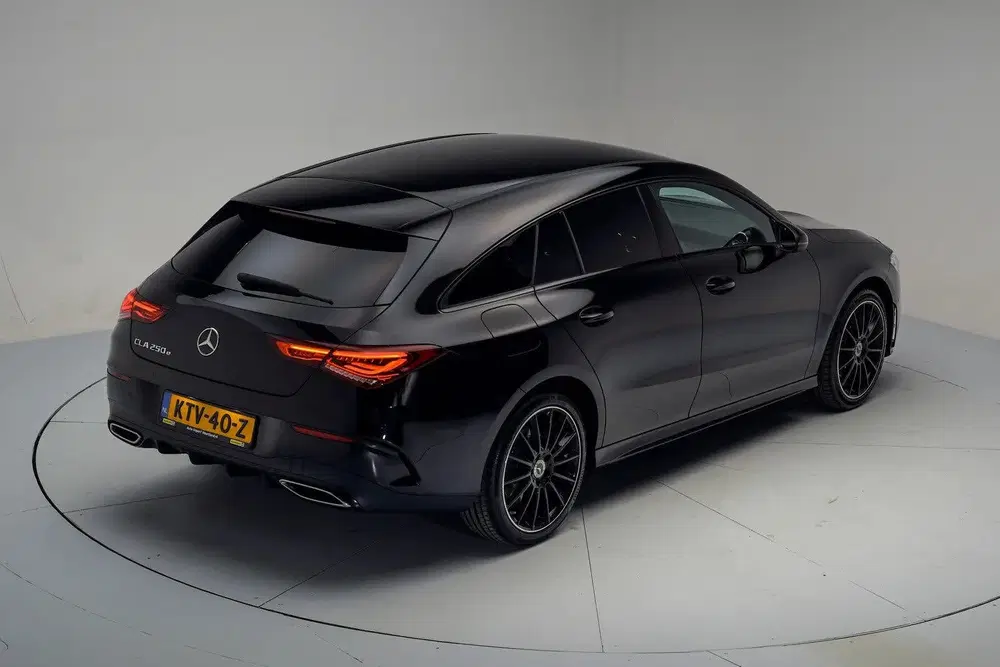 Mercedes-Benz CLA Shooting Brake 250e AMG Line Night uit 2022, foto 14