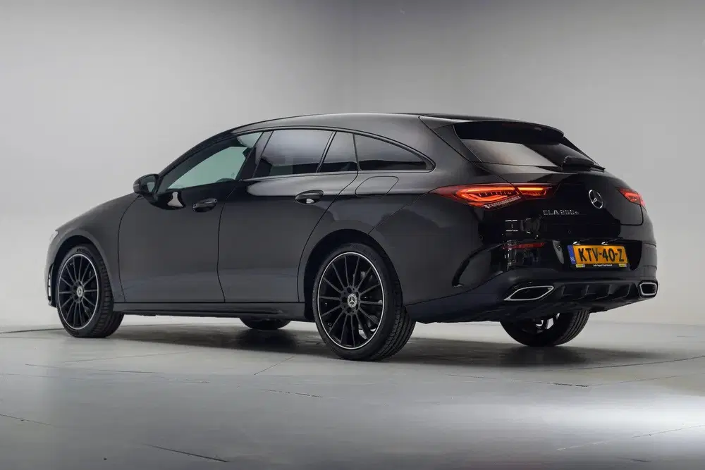 Mercedes-Benz CLA Shooting Brake 250e AMG Line Night uit 2022, foto 3