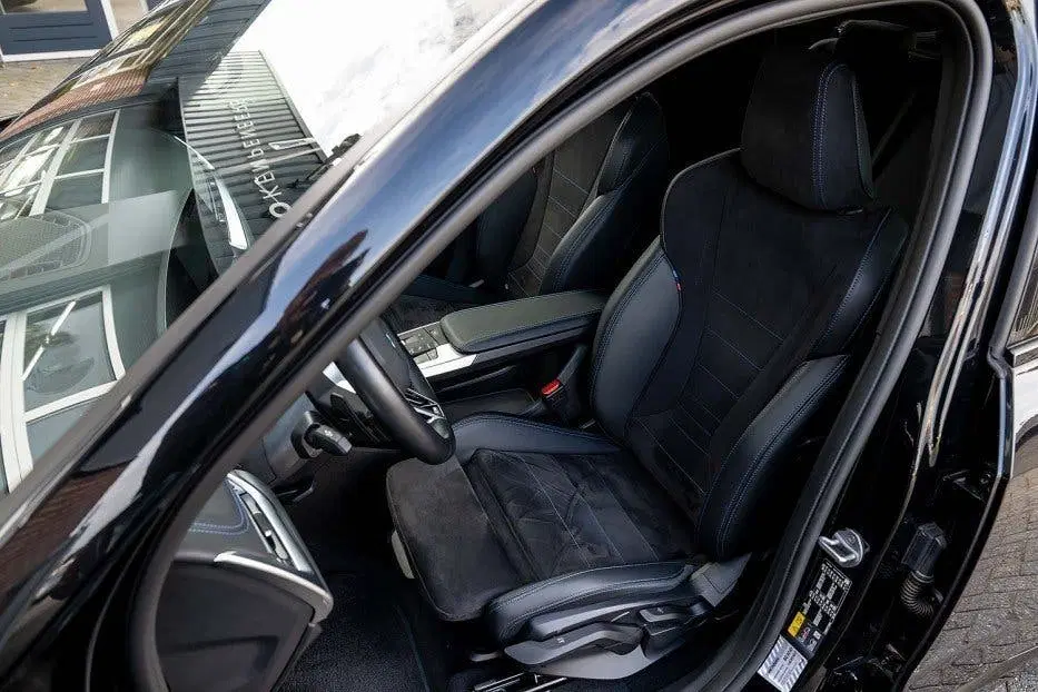 BMW X1 xDrive25e M Sport uit 2024, foto 14