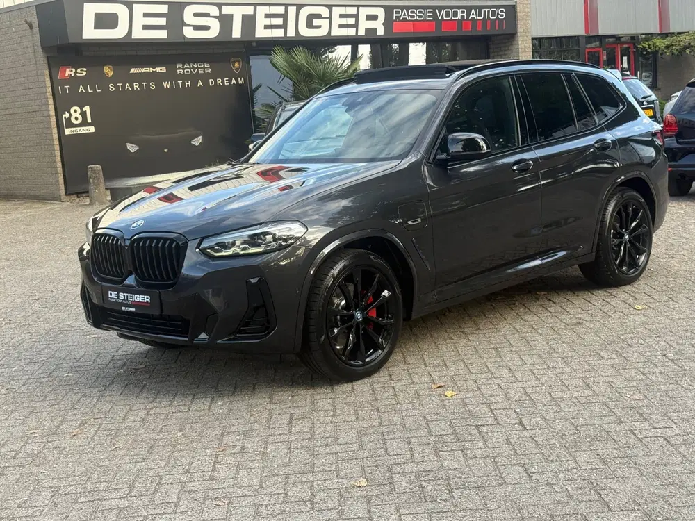 BMW X3 XDrive30e High Executive M Sport X3M Pano uit 2022