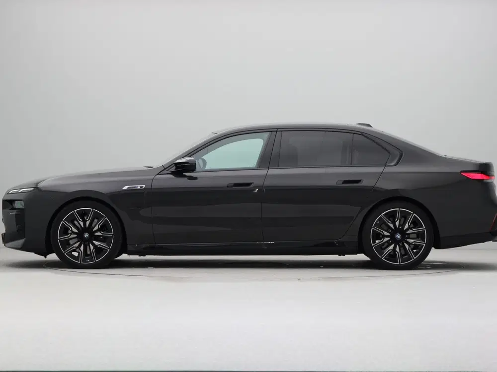 BMW 7-serie M760e xDrive uit 2025, foto 12