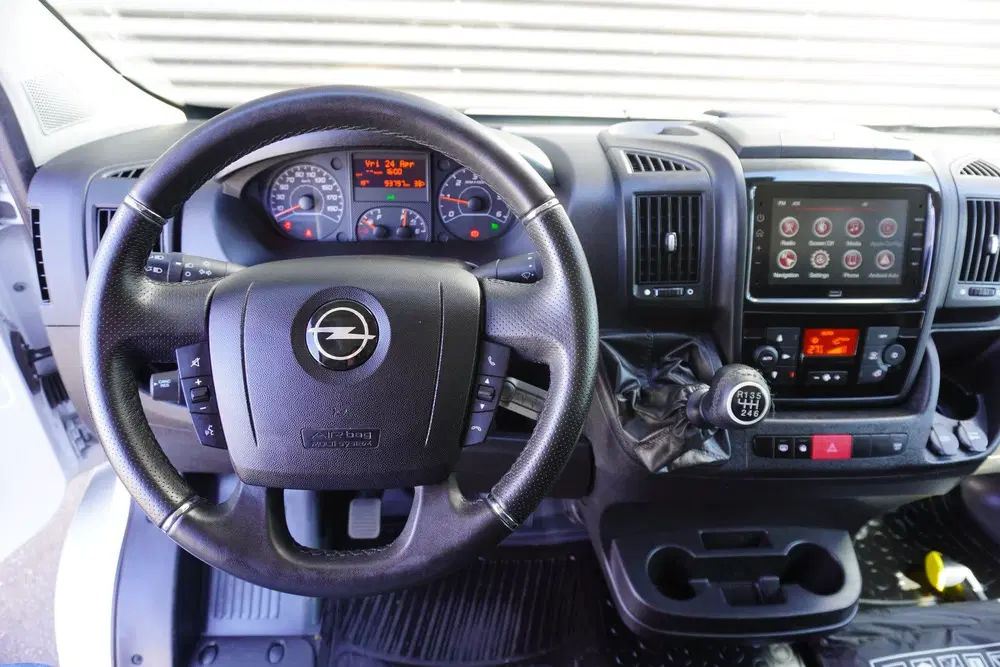 Opel Movano 120pk L2H2 Navigatie Camera Cruise control uit 2024, foto 2