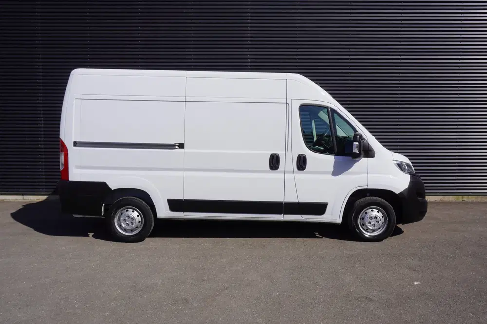 Opel Movano 120pk L2H2 Navigatie Camera Cruise control uit 2024, foto 4