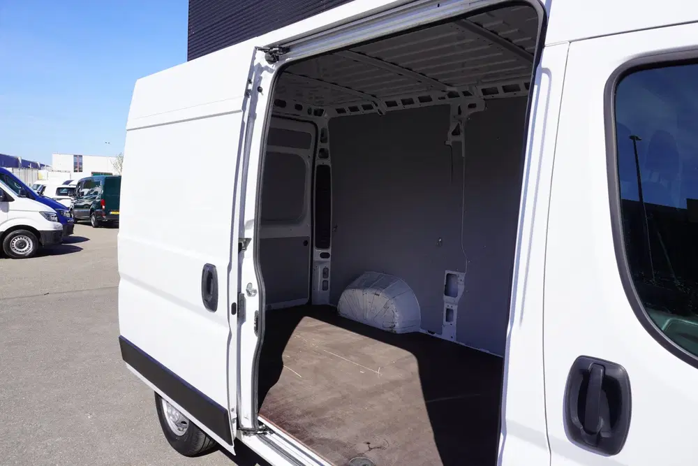 Opel Movano 120pk L2H2 Navigatie Camera Cruise control uit 2024, foto 5