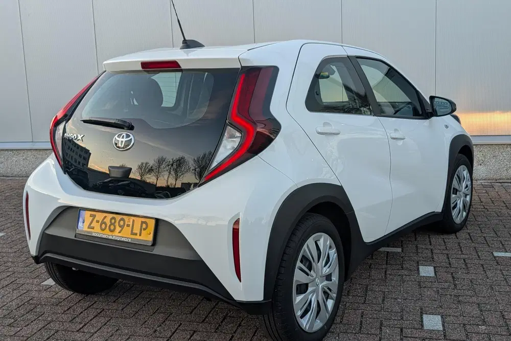 Toyota Aygo X 1.0 VVT-i MT Play uit 2024, foto 2