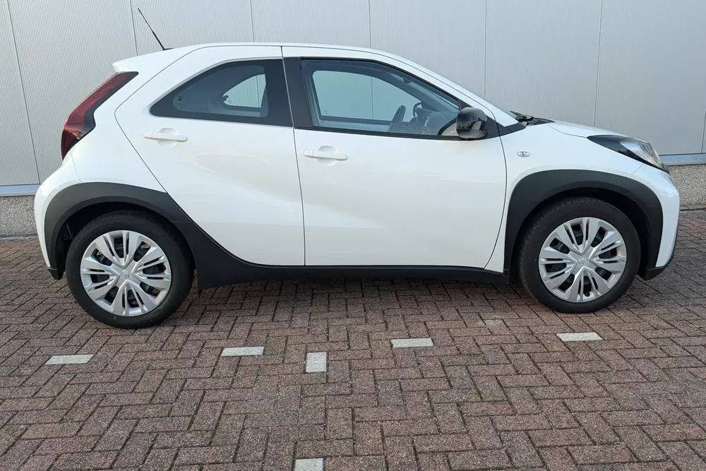 Toyota Aygo X 1.0 VVT-i MT Play uit 2024, foto 4